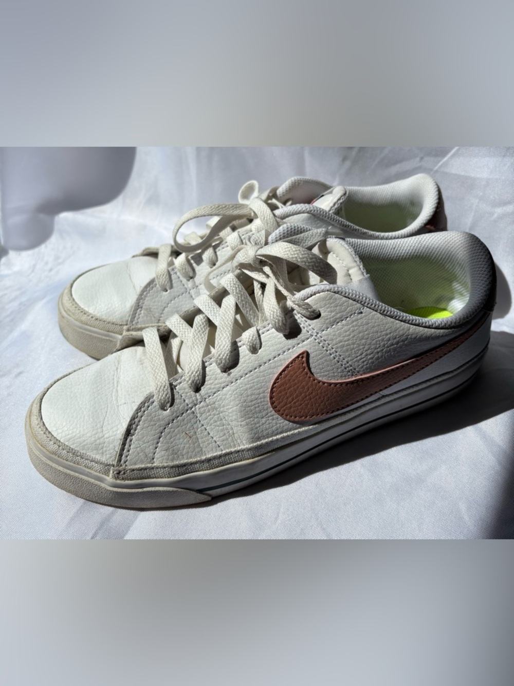 Nike Women’s 8.5 Court Legacy Next Nature White & Rose Pink Casual Sneaker Shoes - Picture 2 of 5